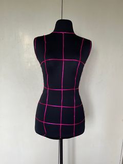 Mannequin incorporated female dress form size S