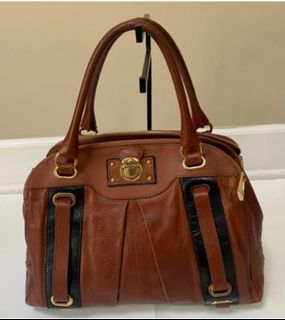 (Category: ) located in . Submitted by brands_loot (Listing ID 1308374155, Image 1). Description: .