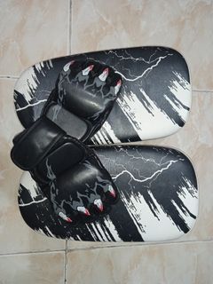 MUAY THAI PADS & MMA GLOVES