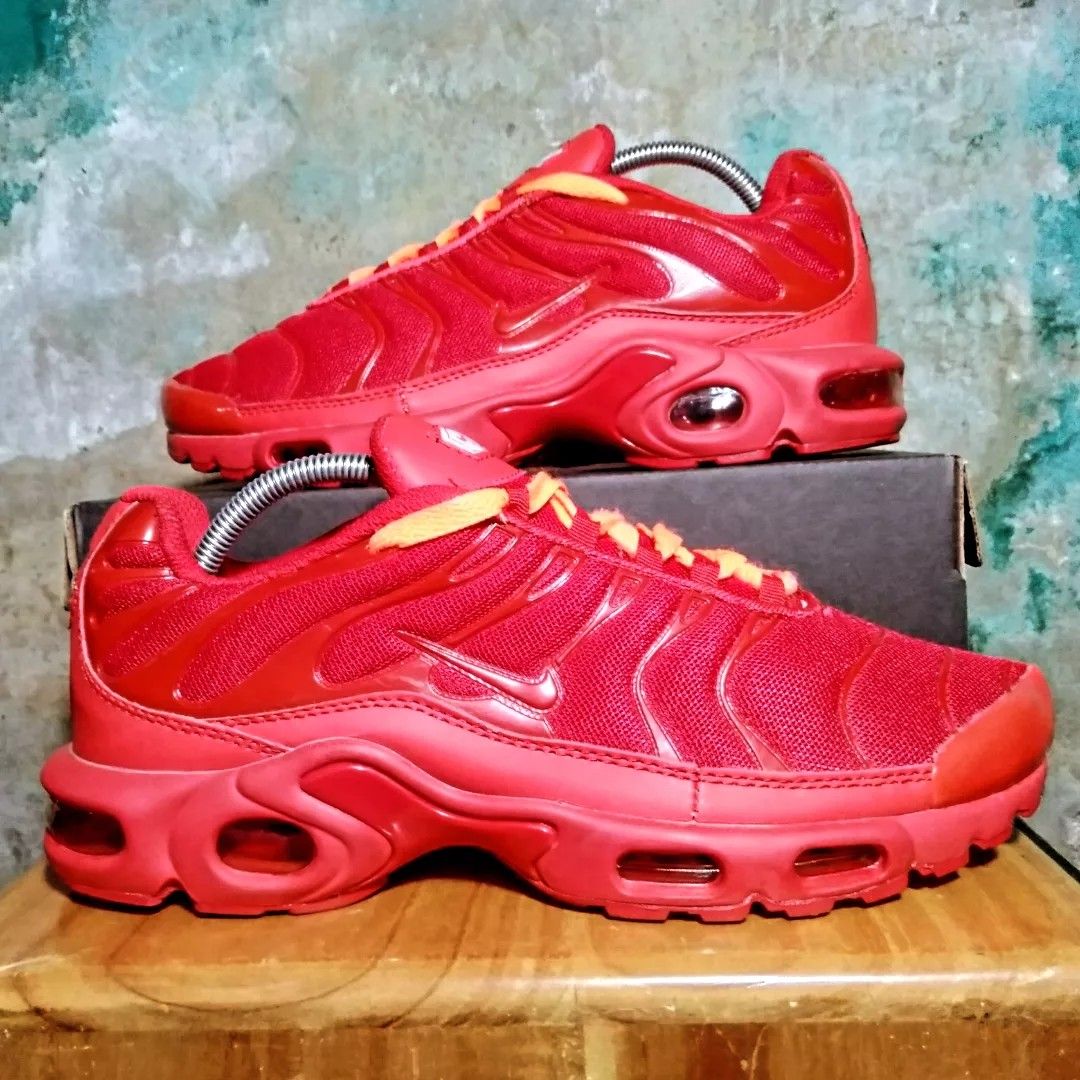 Nike Air Max TN Full Red Triple Red University Red Fesyen Pria Sepatu Sneakers di Carousell