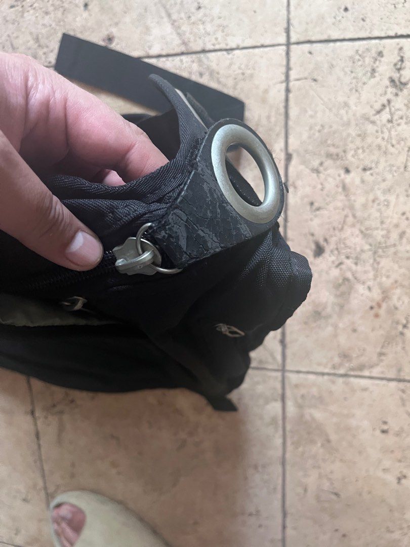Nike messenger travel bag (Category: Backpacks) located in Manila. Submitted by choqee21 (Listing ID 1308371627, Image 3). Description: Nike messenger travel bag. With laptop compartment please check picture for issue.