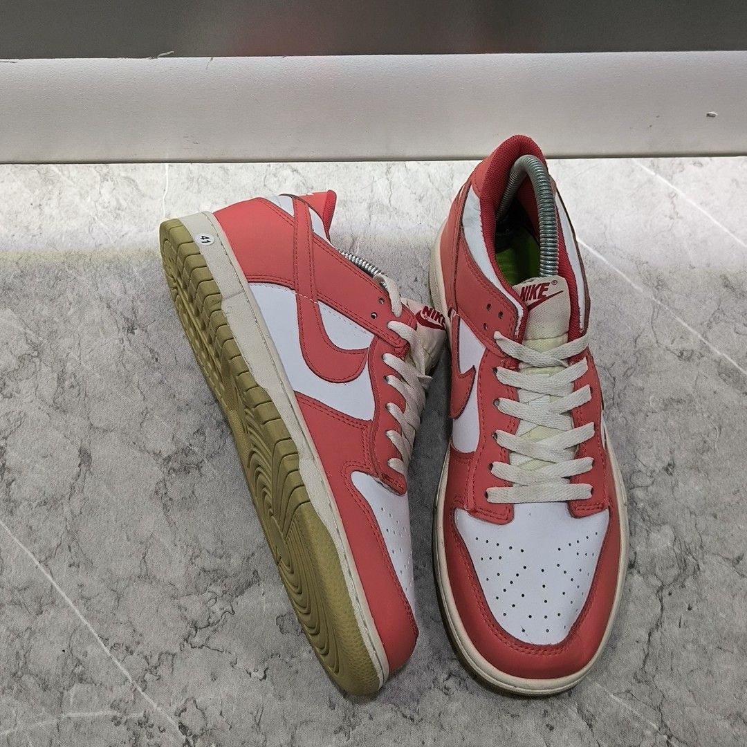 Nike Sb Dunk University, Fesyen Pria, Sepatu Sneakers di Carousell