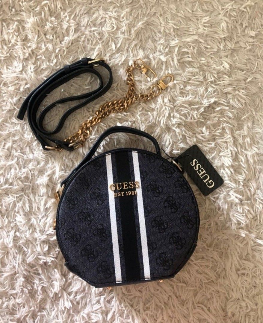 PROMO SLING BAG GUESS VIKKY CIRCLE CROSSBODY MINI ORIGINAL Size 19 x 8 x 17 cm toleransi 2cm Material Leather DUSTBAG HARGA NETT
