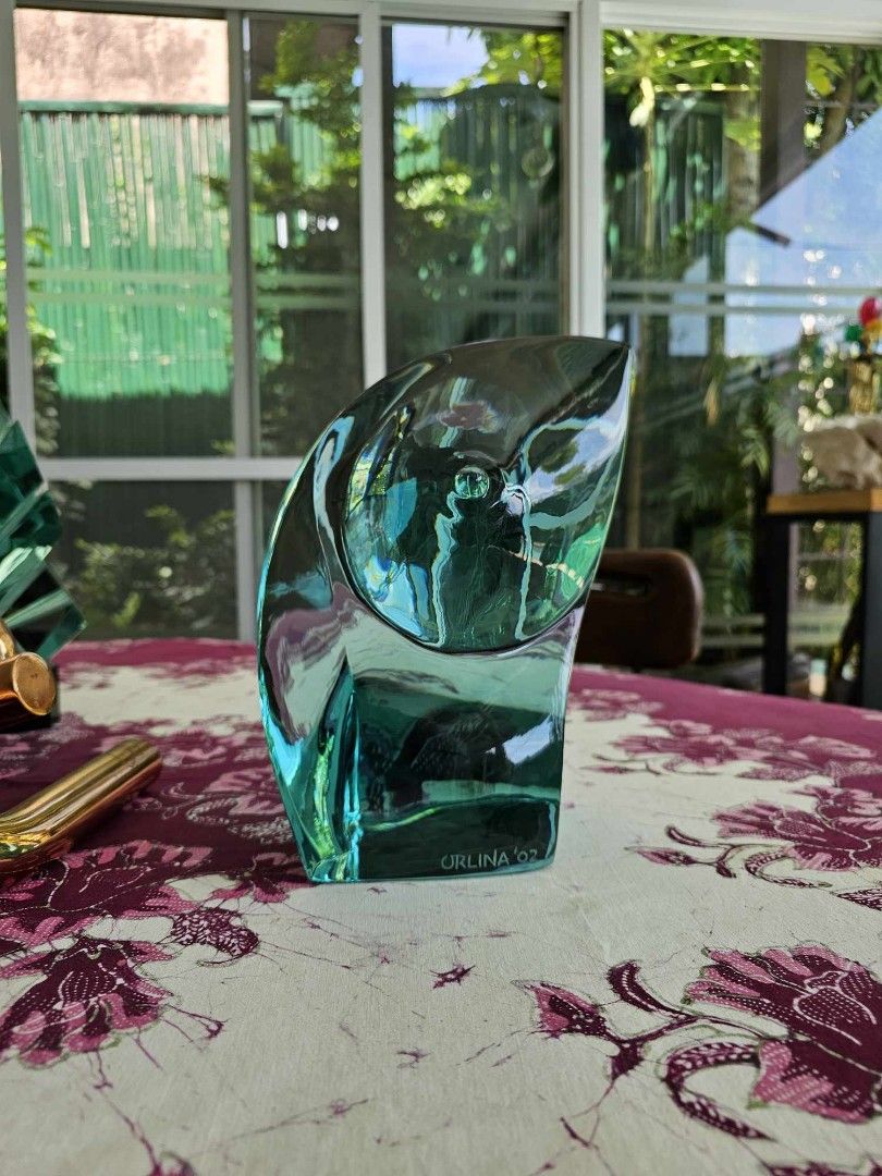 Ramon Orlina "Ningning 2M-35" (Category: Other Home Decor) located in Makati City. Submitted by eizen.egm (Listing ID 1308316514, Image 2). Description: • FS Sculpture Artwork • Ramon Orlina • Title of Work: "Ningning 2M - 35" • Medium: Carved Asahi Glass • Dimension (cm): 25.5 x 20 x 13cm • Year: 2002 • With Certificate of Authentication DM for Inquiries & Appointment God Bless #orlina #artwork #sculpture #glassart #glassartcollectors #glassartf
