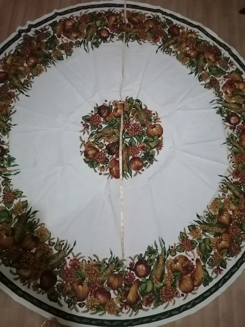Round table cloth (Category: Table Linen & Textiles) located in Quezon City. Submitted by amee_scolleczion26 (Listing ID 1308328877, Image 1). Description: Like new round table cloth 250 each , take 2 for only 400 pesos.