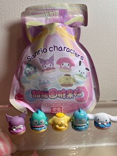 Sanrio characters donut beans blind bag (hangyodon, cinnamoroll, kuromi, pompompurin)