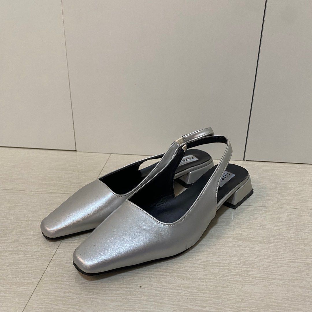 Silver Metallic Sandals Slingback (Category: Heels) located in Magalang. Submitted by movingoutthings (Listing ID 1308377900, Image 1). Description: Worn once.