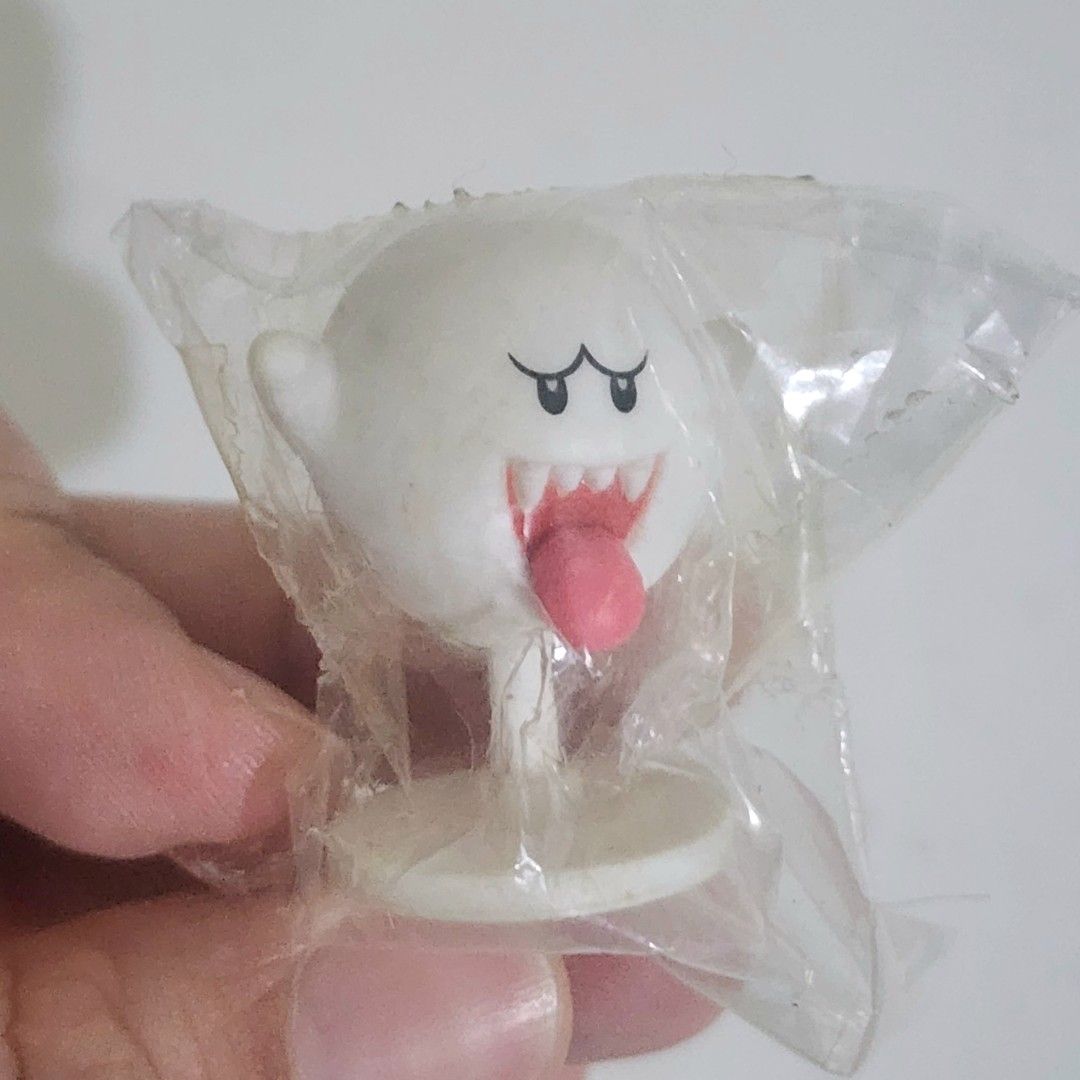 Super Mario Boo Small Figure (Category: Designer & Blind Box Toys) located in Pasig City. Submitted by devians_online_shop (Listing ID 1308439750, Image 1). Description: What you see is what you get.
