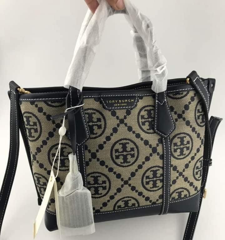 TB T MONOGRAM TOTE - BL (Category: Luxury Bags & Wallets) located in Manila. Submitted by Aki.s_Cart (Listing ID 1308318639, Image 2). Description: TB T Monogram Tote 24*20*12cm P2,400.