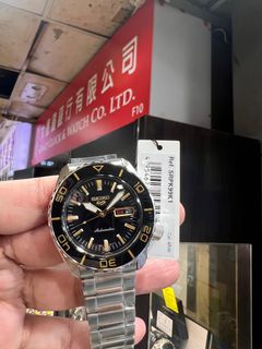 👉👉《清貨大減價》👈👈🈶驚喜大折扣🈶 SEIKO 5 SPORTS AUTOMATIC WATCH SRPK99K1 SRPK99K SRPK99 SRPK 99K1 99 精工機械錶 日文星期 日月火水木金土 全新香港行貨 一年保養 歡迎PM查詢 旺角先達廣場實體店交收👉👉清貨價$1680👈👈64213243741059110