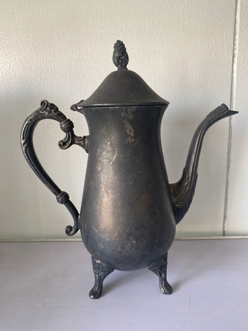 Vintage Silver Plated Tea Pot (Category: Coffee & Tea Tableware) located in Quezon City. Submitted by yumiramirez (Listing ID 1308358653, Image 1). Description: Vintage Silver Tea Pot .