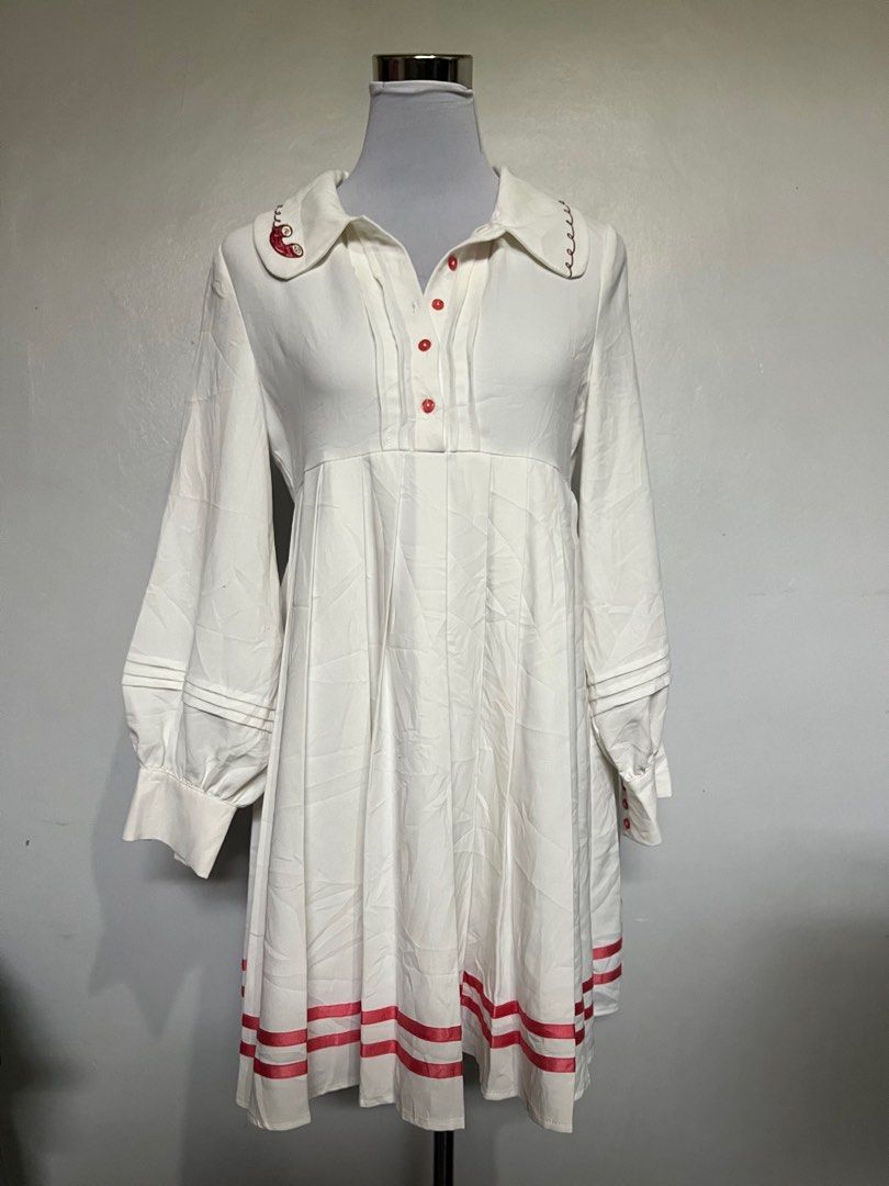 White Korean Puff Sleeve Dress (Category: Dresses) located in Bulacan. Submitted by abiee_ (Listing ID 1308341792, Image 1). Description: RFS: Decluttering Can fit M-L For specific measurement please message me :) Super nice and malambot tela with lining Message me if you have questions 🫶🏻.