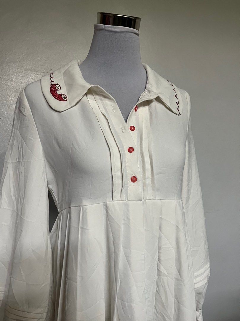 White Korean Puff Sleeve Dress (Category: Dresses) located in Bulacan. Submitted by abiee_ (Listing ID 1308341792, Image 3). Description: RFS: Decluttering Can fit M-L For specific measurement please message me :) Super nice and malambot tela with lining Message me if you have questions 🫶🏻.