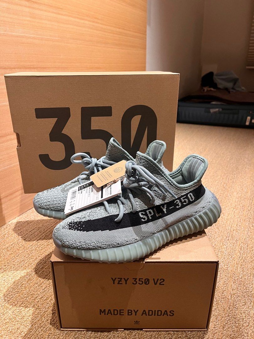 YEEZY BOOST 350 V2 SALT/CORE BLACK/SALT, 男裝, 鞋, 波鞋- Carousell