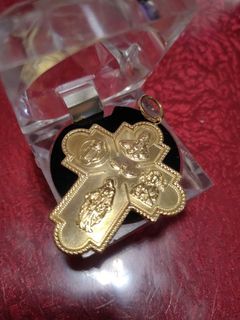 18k gold religious pendant