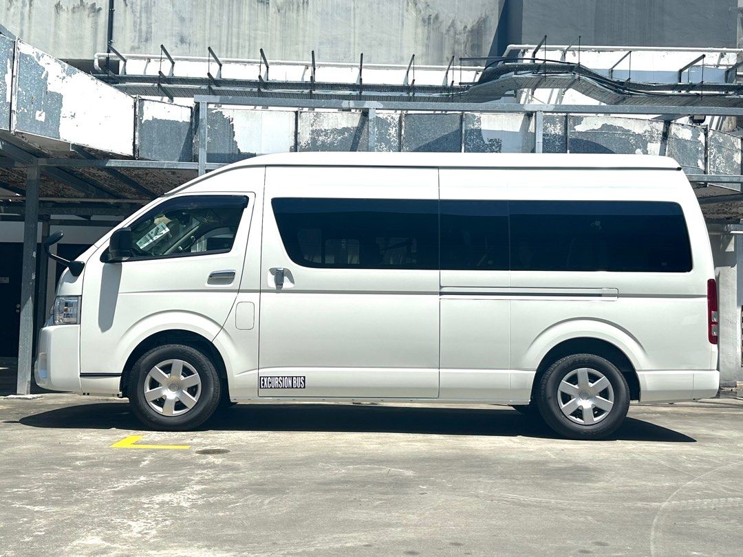 (NEW) Toyota HiAce Commuter GL62872683702147111