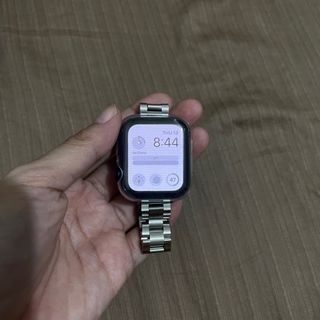 Apple Watch SE 2nd Gen 40mm GPS in Midnight Black