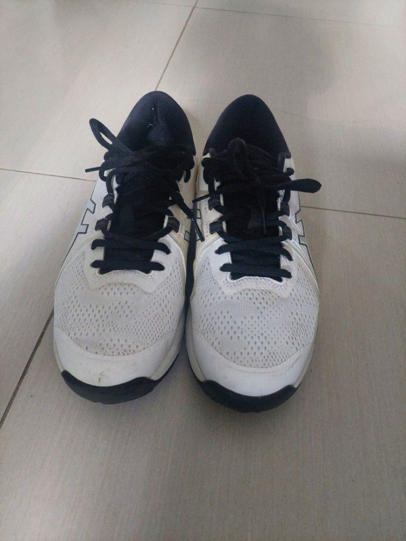 Asics GEL-COURSE GLIDE golf shoes (Category: Sneakers) located in Paranaque City. Submitted by genuinovitto (Listing ID 1308550517, Image 2). Description: Asics spikeless golf shoes Colourway: White Polar Shade.