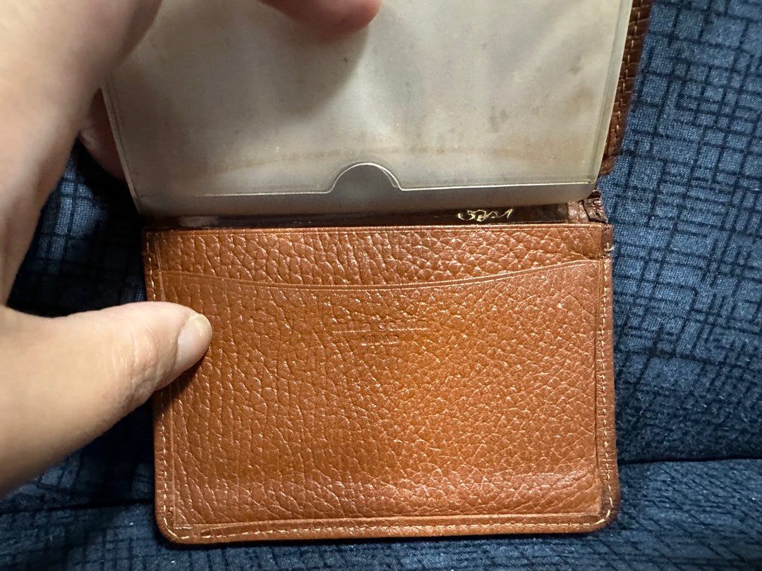 Authentic Mila Schon Cardholder (Category: Luxury Bags & Wallets) located in Pasig City. Submitted by pearlovesjohann (Listing ID 1308515393, Image 3). Description: Japan sourced Tanggalin nyo na lang ung plastic card holders if di nyo bet😅.