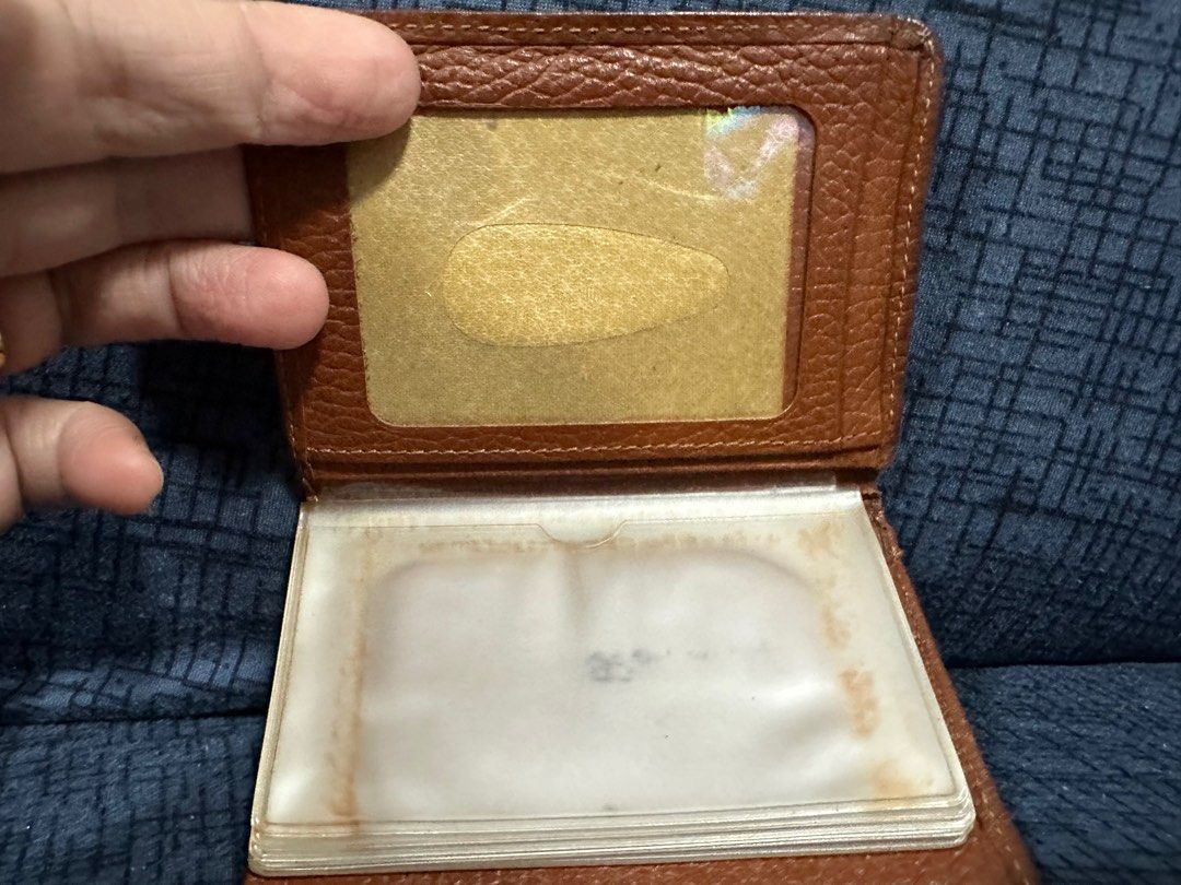 Authentic Mila Schon Cardholder (Category: Luxury Bags & Wallets) located in Pasig City. Submitted by pearlovesjohann (Listing ID 1308515393, Image 2). Description: Japan sourced Tanggalin nyo na lang ung plastic card holders if di nyo bet😅.