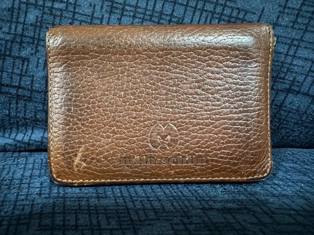 Authentic Mila Schon Cardholder (Category: Luxury Bags & Wallets) located in Pasig City. Submitted by pearlovesjohann (Listing ID 1308515393, Image 1). Description: Japan sourced Tanggalin nyo na lang ung plastic card holders if di nyo bet😅.