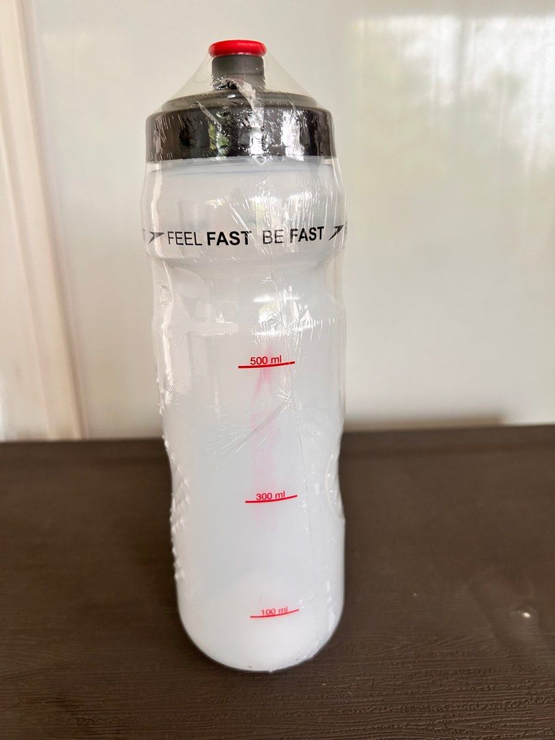 Authentic Speedo Water Bottle (Category: Water Bottles & Tumblers) located in Cavite. Submitted by samprelovedstuff (Listing ID 1308532559, Image 2). Description: - New - Still sealed.