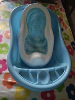 Bath tab with baby seat