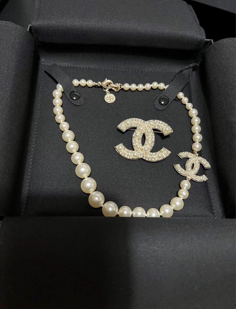 Chanel 100th anniversary pearl choker (Category: Accessories) located in Singapore. Submitted by chicluxury (Listing ID 1308492007, Image 1). Description: Brand new full set receipt 100th anniversary pearl choker listed price is for Choker Brooch at $1050.