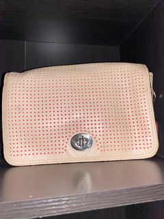 (Category: ) located in . Submitted by nr_thrifted (Listing ID 1308641460, Image 1). Description: .