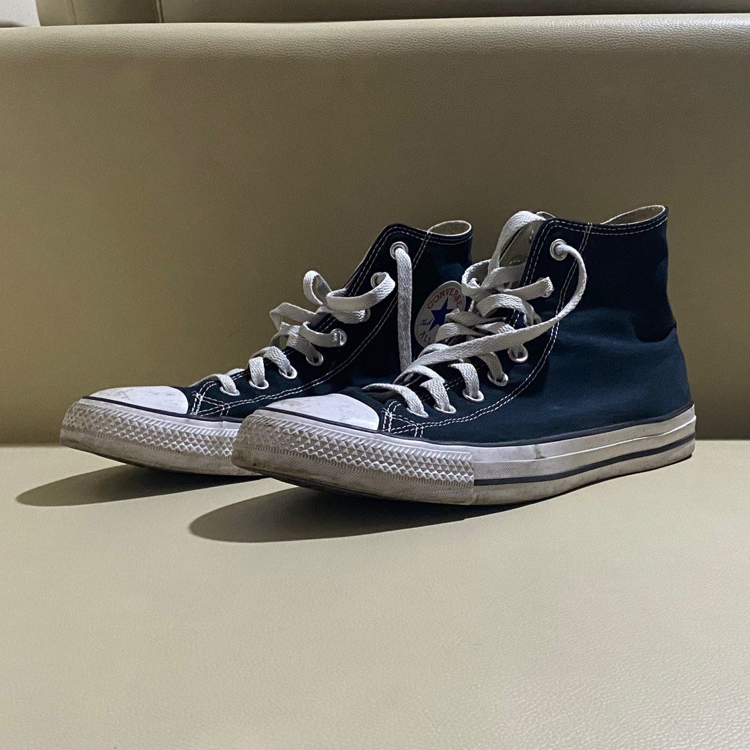 Black Converse All Star - Mens US 9 (Category: Casual Shoes) located in Taguig. Submitted by ezsxc (Listing ID 1308581519, Image 1). Description: Used No defects (to be cleaned only) Slightly Negotiable.