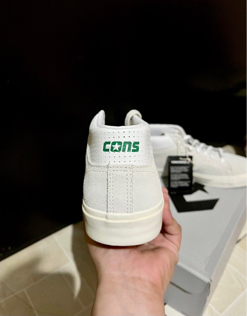 Converse Louie Lopez Pro Mid Cut (Category: Sneakers) located in Quezon City. Submitted by jennymellaa (Listing ID 1308600337, Image 2). Description: For sale: brand new never been used Size: 9 mens 10.5 womens RFS: padala from abroad MOP: Gcash, BDO, BPI or Landbank QC area. Open for delivery or meet-up depends on the location. Thanks.