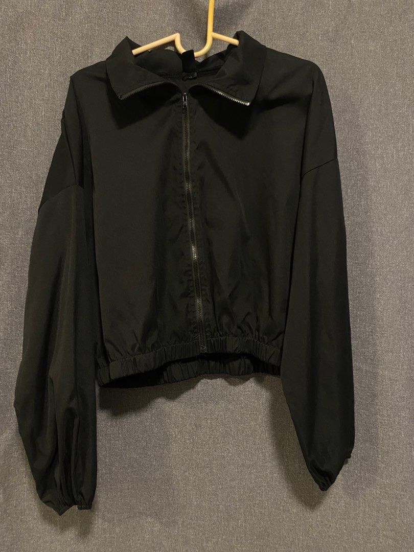 Crop Top Jacket (Category: Coats, Jackets and Outerwear) located in Kuala Lumpur. Submitted by ezzzrin (Listing ID 1308616640, Image 2). Description: Crop top jacket from Shein. Only use once. .