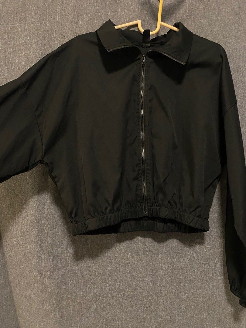 Crop Top Jacket (Category: Coats, Jackets and Outerwear) located in Kuala Lumpur. Submitted by ezzzrin (Listing ID 1308616640, Image 1). Description: Crop top jacket from Shein. Only use once. .