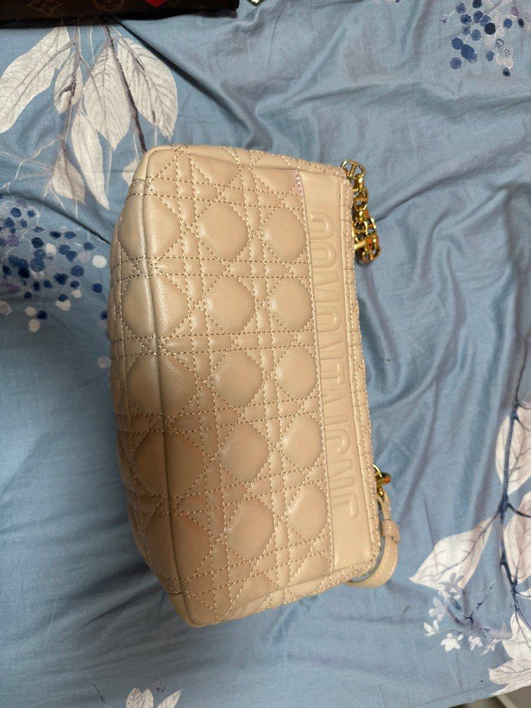 Dior Caro convertible chain sling (Category: Luxury Bags & Wallets) located in Pasig City. Submitted by pearlovesjohann (Listing ID 1308517197, Image 3). Description: With box.