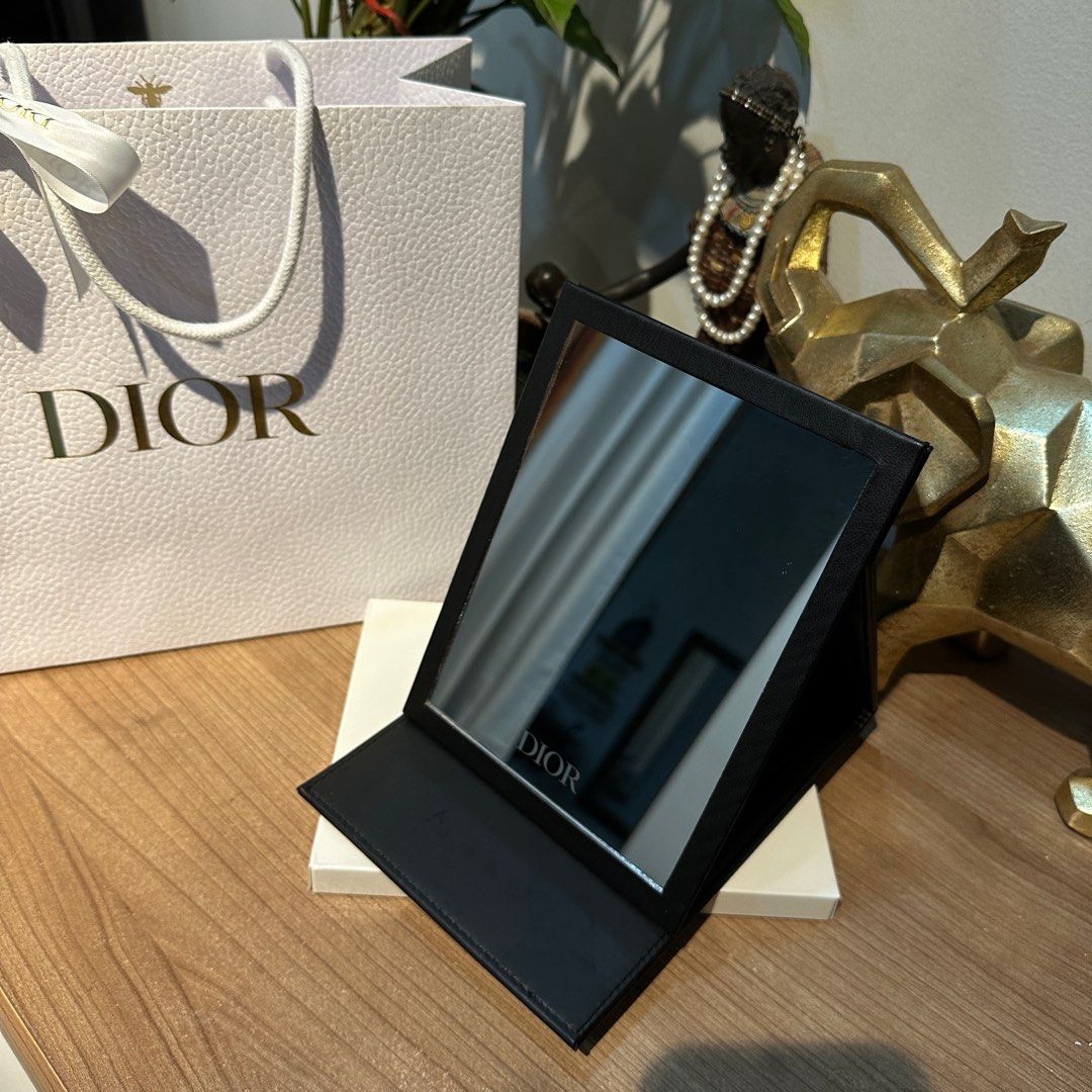 DIOR FOLDABLE VANITY MIRROR IN BLACK 🖤 (Category: Luxury Bags & Wallets) located in Rizal. Submitted by thetopspotfashionboutique (Listing ID 1308655227, Image 3). Description: - COMPLIMENTARY GIFT / GIFT WITH PURCHASE - WITH ORIGINAL DIOR PAPERBAG - ORIGINAL BOX INCLUDED Measurement: 14x20cm .