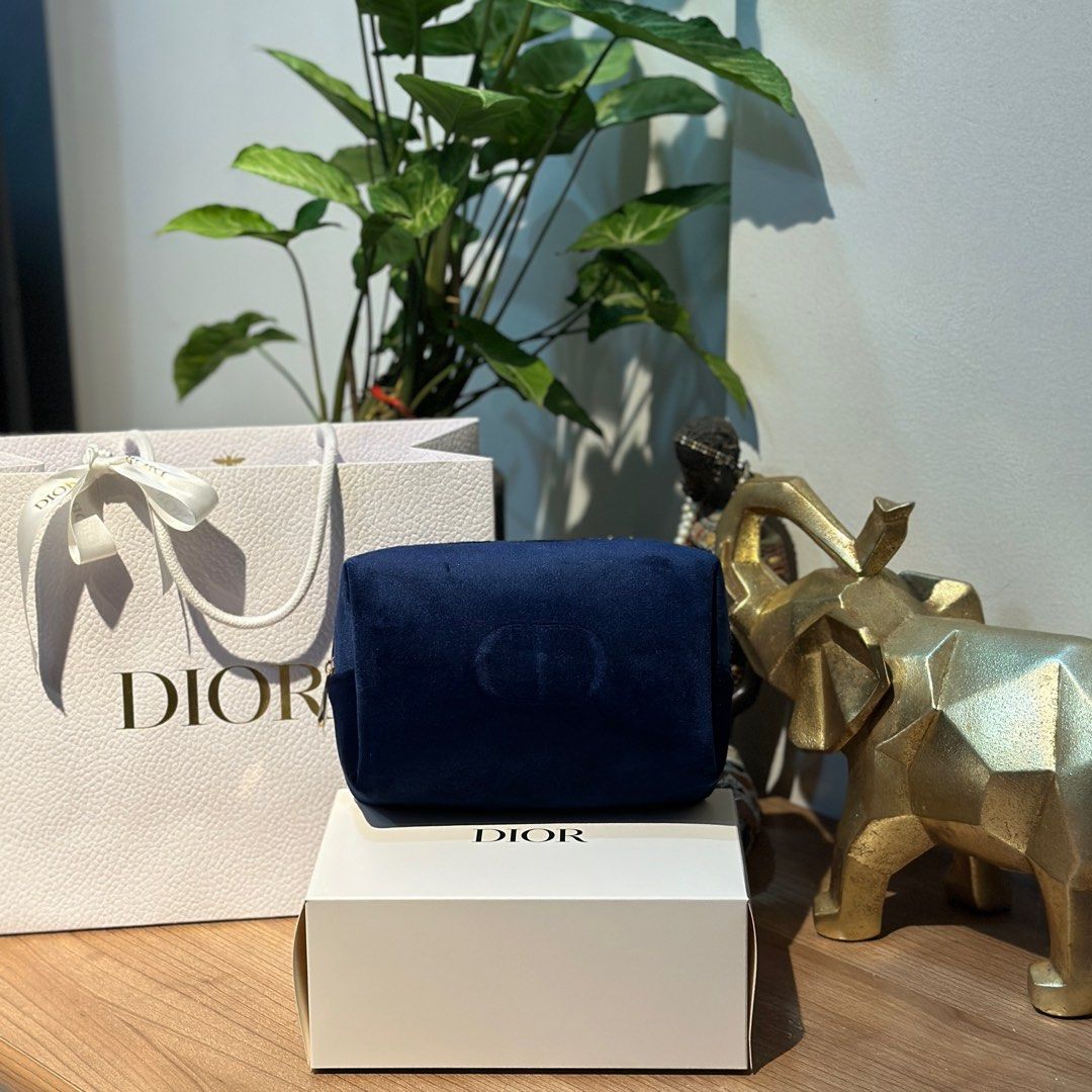 DIOR VELVET BLUE POUCH 💙 (Category: Luxury Bags & Wallets) located in Rizal. Submitted by thetopspotfashionboutique (Listing ID 1308655429, Image 1). Description: - WITH INNER TAGS / ETIKETA - COMPLIMENTARY GIFT / GIFT WITH PURCHASE - WITH ORIGINAL DIOR PAPERBAG - ORIGINAL BOX INCLUDED Measurement: 17x13x6 .
