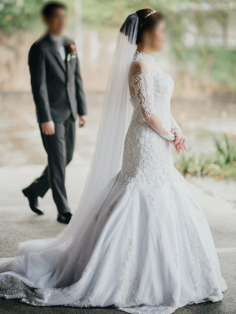 Edward Teng Couture Wedding Gown (Category: Evening dresses & gowns) located in San Juan City. Submitted by risha09 (Listing ID 1308548963, Image 2). Description: NEGOTIABLE PRICE Brand: EDWARD TENG Fits XS - S Measurements: Waist - 27 in Hips - 34 in Arm length - 21.5 in Dress length - 58.5 in Train length - 56 in Inclusions: Wedding gown Pouch/bag Veil Free other accessories (ring pillow, etc.).