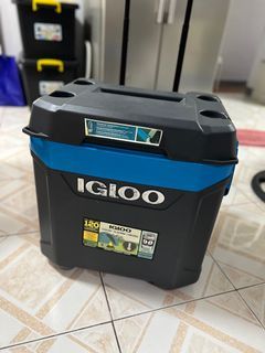 Igloo Cooler 58 liters with handle & wheels