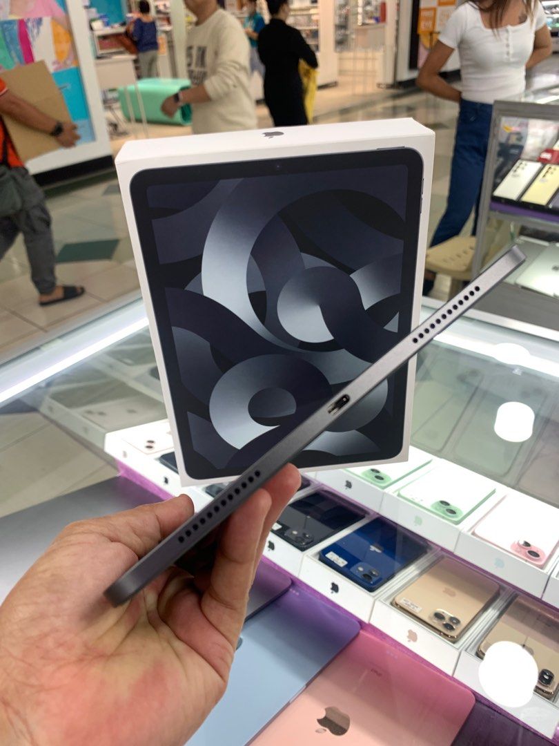 ipad air 5th Gen. 256gb wifi (Category: iPad) located in Manila. Submitted by arzillah (Listing ID 1308531987, Image 3). Description: iPad Air 5th Gen. 256gb Wifi only Slightly use No dents No scratches No issue All working Open for COD/COP + SF Manila area (sameday delivery) Province area (via LBC) required DP to avoid cancellations Physical store: Greenhills Shopping Center, 2ndfloor, stall#: Ai 11 Contact#: 09482217224 Page: Arzillah Gadgets S