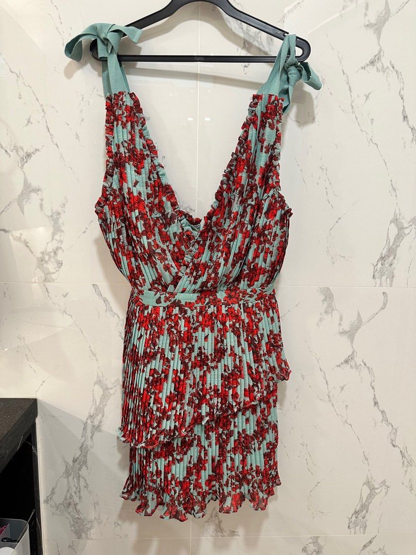 La Maison Talulah Superbloom Mini Dress with Tie Straps Women s Fashion Dresses Sets Dresses on Carousell