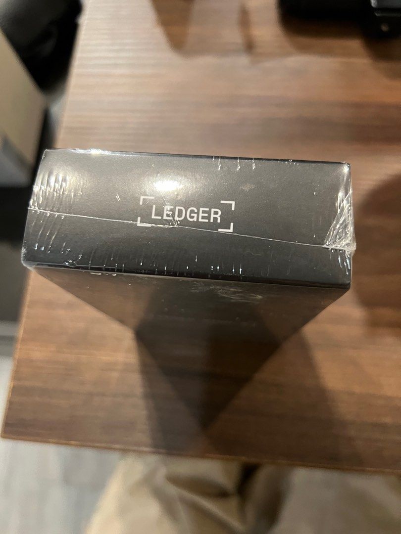 Ledger Nano x 冷錢包虛擬貨幣錢包全新未拆, 手機及配件, 電子周邊配件及產品, 其他電子周邊配件及產品在旋轉拍賣