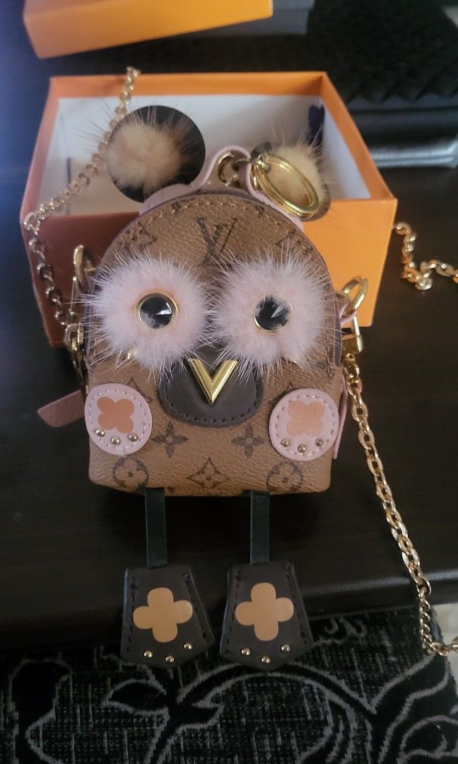 Limited edition Owl. You'll lv it! (Category: Shoulder Bags) located in Muntinlupa City. Submitted by HHP88 (Listing ID 1308570647, Image 1). Description: Limited edition. Exact. Complete markings. High class quality. very cute. REPRICED FOR RUSH SALE..