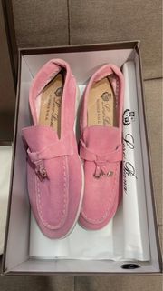 (Category: ) located in . Submitted by apparel360 (Listing ID 1308560178, Image 1). Description: .