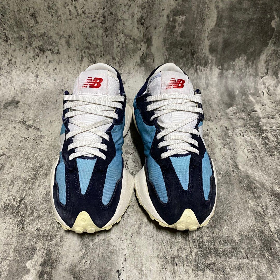 New Balance 327