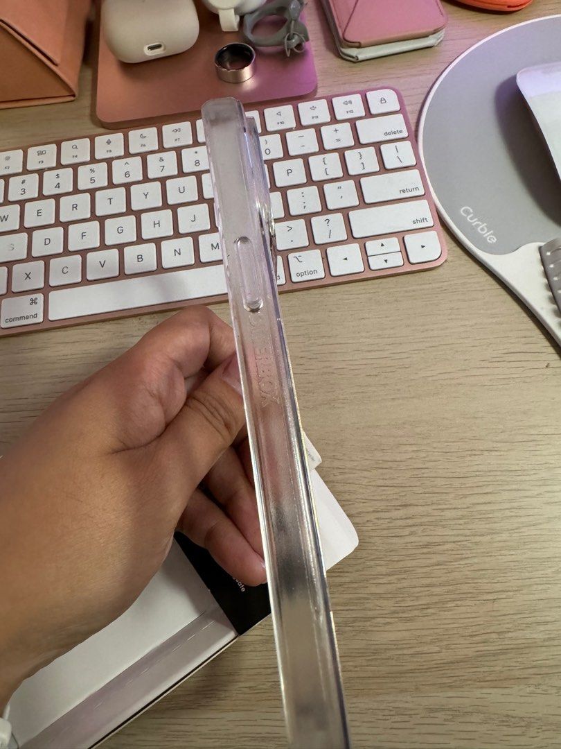 Otterbox clear case - Iphone 15 pro max (Category: Cases & Sleeves) located in Pasig City. Submitted by jeimso (Listing ID 1308618243, Image 3). Description: Like new - see photos for reference Authentic from otterbox .