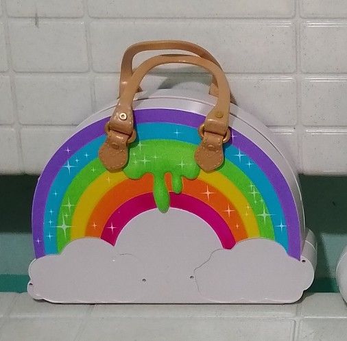 Poopsie Chasmell Rainbow Slime Kit (Category: Kids Toys) located in Quezon City. Submitted by bees.kitty (Listing ID 1308589894, Image 2). Description: - preloved toys - pls see all photos for details - sold as is, what you see is what you get - delivery thru lalamove only, big po sila - location : Sto. Domingo QC.