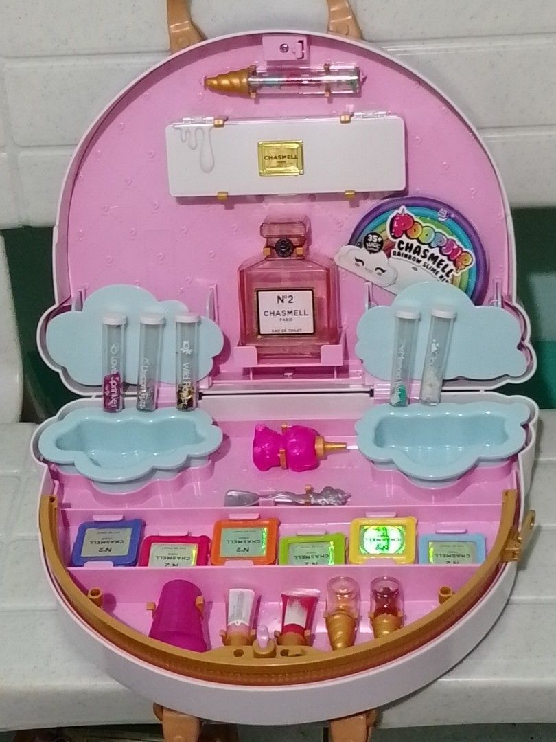 Poopsie Chasmell Rainbow Slime Kit (Category: Kids Toys) located in Quezon City. Submitted by bees.kitty (Listing ID 1308589894, Image 3). Description: - preloved toys - pls see all photos for details - sold as is, what you see is what you get - delivery thru lalamove only, big po sila - location : Sto. Domingo QC.