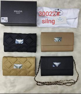 Prada sling wallet bag (brandnew)