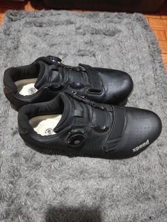 Preloved Non-cleats Mountain Bike Shoes (EUR 40)