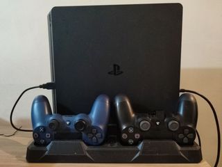 PS4 Slim 500GB Complete with 2 Games and Accessories